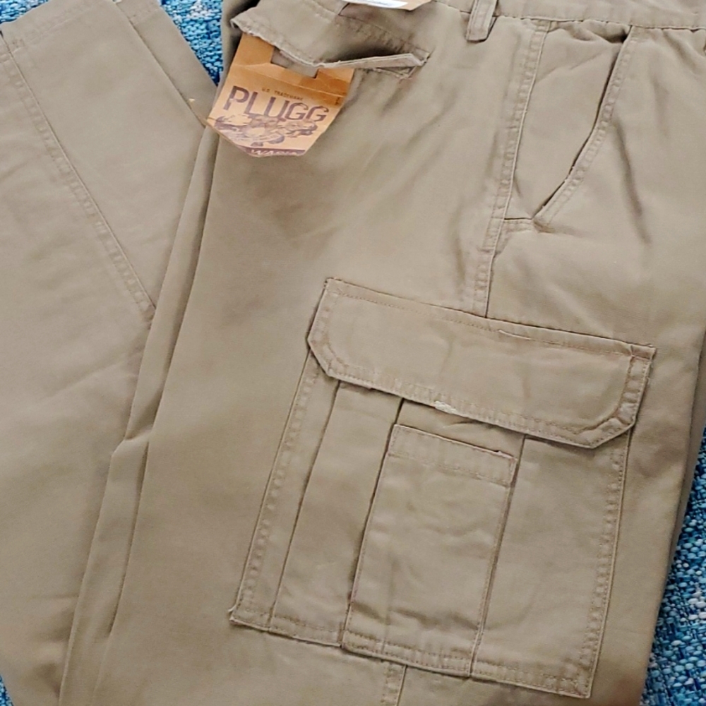 PLUGG 38x34 NWT khaki cargo pants.